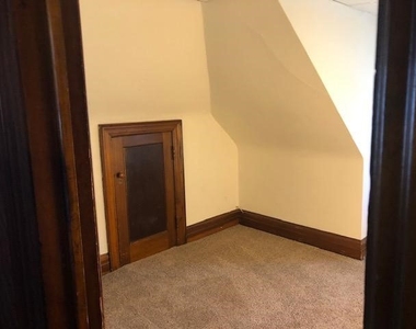 103 Argyle St Apt 3 - Photo Thumbnail 10