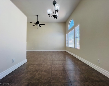 240 Moapa Court - Photo Thumbnail 8