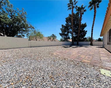 240 Moapa Court - Photo Thumbnail 24