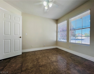 240 Moapa Court - Photo Thumbnail 3