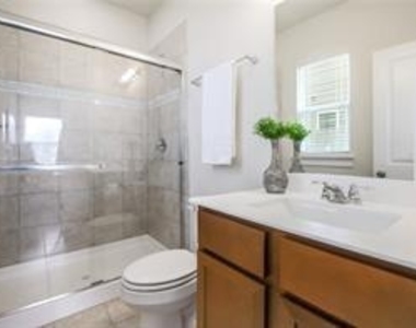 4713 Giordano Dr - Photo Thumbnail 10