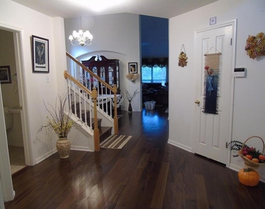 5320 Mabry Ct - Photo Thumbnail 2