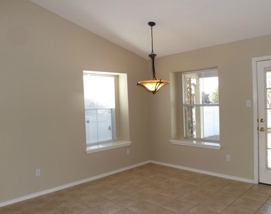 1502 Wild Basin Ln - Photo Thumbnail 10