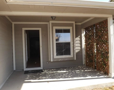 1502 Wild Basin Ln - Photo Thumbnail 18