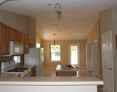 1502 Wild Basin Ln - Photo Thumbnail 8