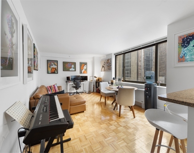 1500 Lexington Avenue - Photo Thumbnail 0