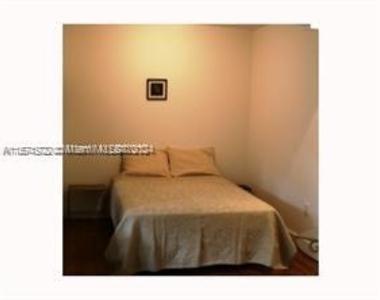 1751 James Ave - Photo Thumbnail 4