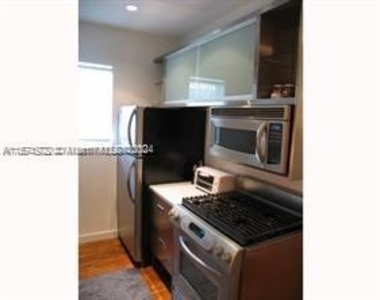 1751 James Ave - Photo Thumbnail 3