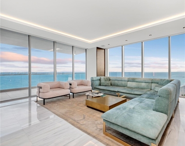 18501 Collins Ave - Photo Thumbnail 11