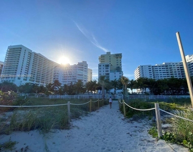 5001 Collins Ave - Photo Thumbnail 7