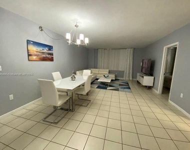 5001 Collins Ave - Photo Thumbnail 11