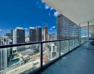 1111 Sw 1st Ave - Photo Thumbnail 10