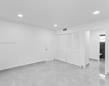 5120 Sw 40th Ave - Photo Thumbnail 9