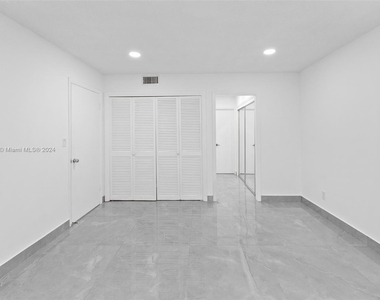 5120 Sw 40th Ave - Photo Thumbnail 8