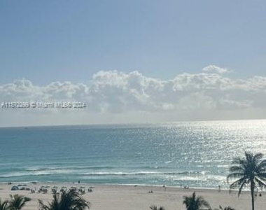 2655 Collins Ave - Photo Thumbnail 6