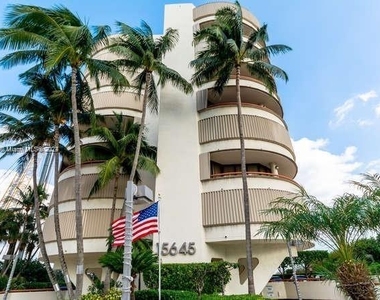 15645 Collins Ave - Photo Thumbnail 2