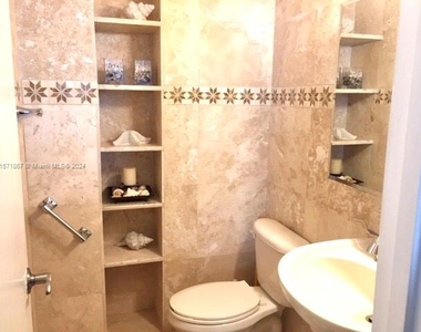 9511 Collins Ave - Photo Thumbnail 14