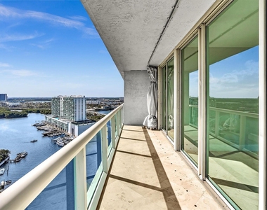 16500 Collins Ave - Photo Thumbnail 32