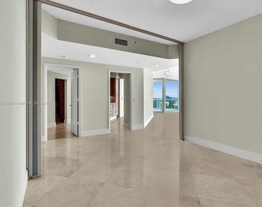 16500 Collins Ave - Photo Thumbnail 8