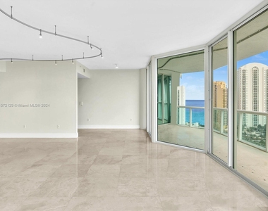 16500 Collins Ave - Photo Thumbnail 12