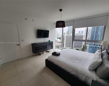 485 Brickell Ave - Photo Thumbnail 9