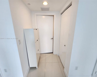 485 Brickell Ave - Photo Thumbnail 15