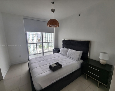 485 Brickell Ave - Photo Thumbnail 6