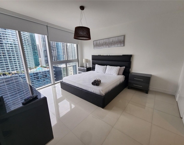 485 Brickell Ave - Photo Thumbnail 7