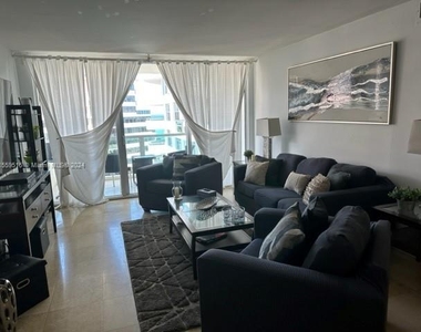 5161 Collins Ave - Photo Thumbnail 0