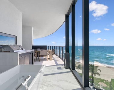 18555 Collins Ave - Photo Thumbnail 33