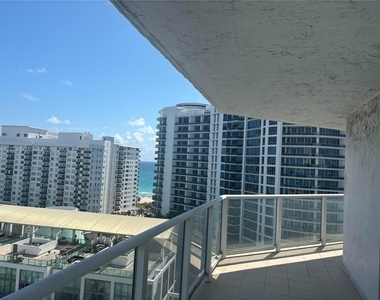 5900 Collins Ave - Photo Thumbnail 3