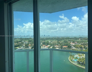 5900 Collins Ave - Photo Thumbnail 11