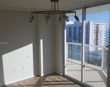 5900 Collins Ave - Photo Thumbnail 23