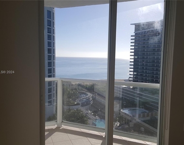 5900 Collins Ave - Photo Thumbnail 19