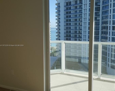 5900 Collins Ave - Photo Thumbnail 20