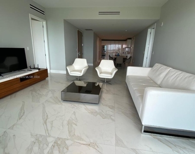 10201 Collins Ave - Photo Thumbnail 7