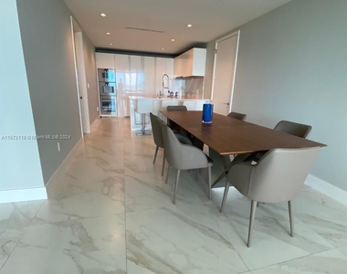 10201 Collins Ave - Photo Thumbnail 8