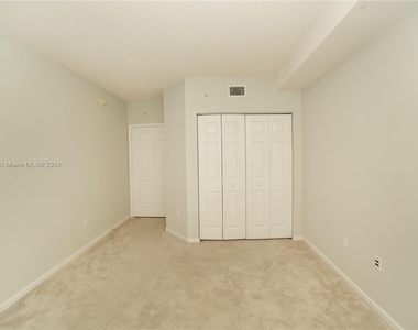 17145 N Bay Rd - Photo Thumbnail 26