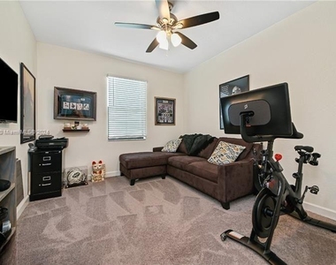 12964 Anthorne Ln - Photo Thumbnail 10