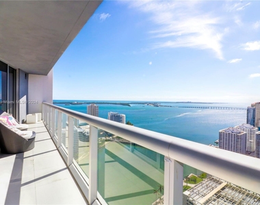 495 Brickell Ave - Photo Thumbnail 1