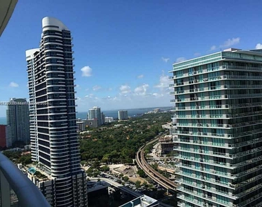 1100 S Miami Ave - Photo Thumbnail 4