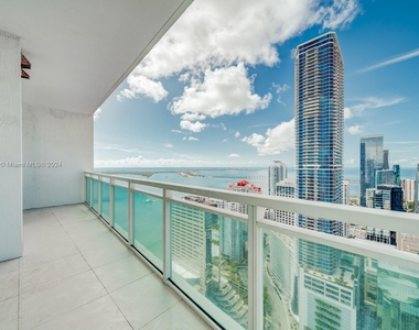 950 Brickell Bay Dr - Photo Thumbnail 17