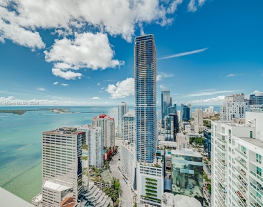 950 Brickell Bay Dr - Photo Thumbnail 19