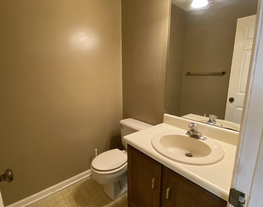 2152 Westbury Court Sw - Photo Thumbnail 2