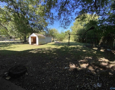 944 Lamar Street - Photo Thumbnail 16