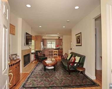 125 Tenafly Road - Photo Thumbnail 2