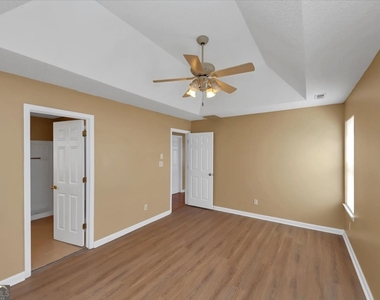 1260 Crestridge Lane - Photo Thumbnail 19