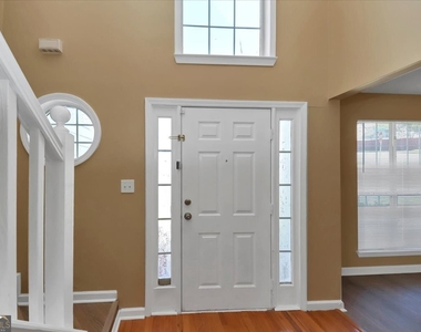 1260 Crestridge Lane - Photo Thumbnail 3