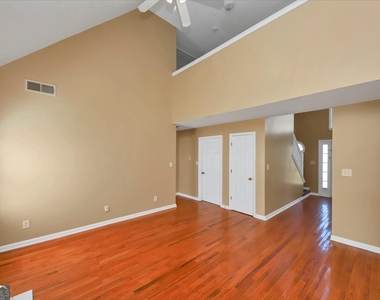 1260 Crestridge Lane - Photo Thumbnail 15