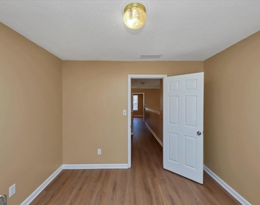 1260 Crestridge Lane - Photo Thumbnail 28